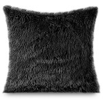 Poszewka dekoracyjna 40x40 Yeti czarna futrzak włochacz