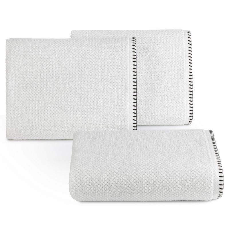 30041Ręcznik 70x140 Mabel biały z kontrastującym obszyciem krawędzi frotte 500 g/m2 Eurofirany-1