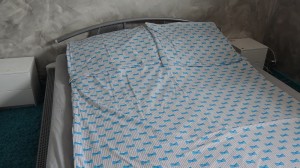 33830Pościel bawełniana 200x220 wzór 70 Niebieskie Kokardki-2