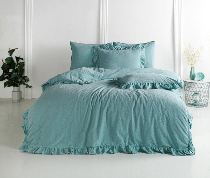 34052Pościel bawełniana 160x200 niebieska mineralna z falbanką jednobarwna w pudełku jednobarwna Stonewashed Mineral Blue-1