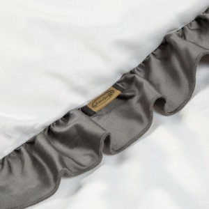 36035Pościel satynowa 220x200 Eliza biała stalowa zdobiona falbanką Eurofirany-5