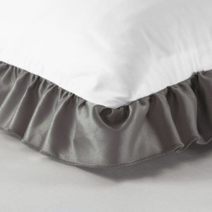 36035Pościel satynowa 220x200 Eliza biała stalowa zdobiona falbanką Eurofirany-6