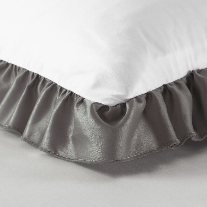 36035Pościel satynowa 220x200 Eliza biała stalowa zdobiona falbanką Eurofirany-6