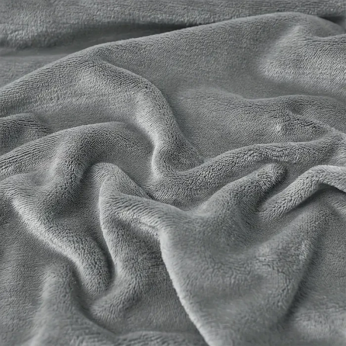 Granatowa pluszowa mikrofibra 180x200 – elegancka, miękka i przyjemna w dotyku