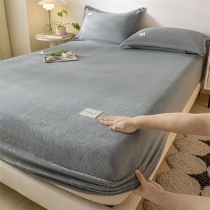 Jasnoszare prześcieradło polarowe 160x200 cm – miękkie i stylowe, idealne do nowoczesnych wnętrz