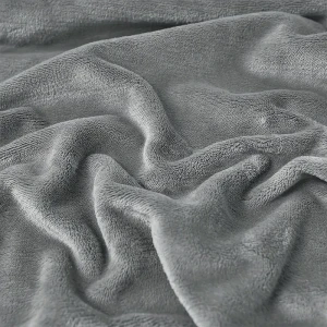 Pluszowa mikrofibra w kolorze beżowym – miękke, ciepłe i oddychające prześcieradło 140x200