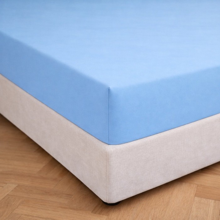 Błękitna miękka tkanina prześcieradła 160x200 z gumką – przyjemna w dotyku i łatwa w pielęgnacji