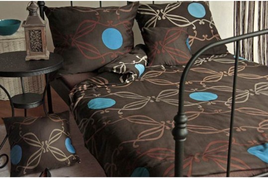 Czego unikać podczas czyszczenia pościeli satynowej?